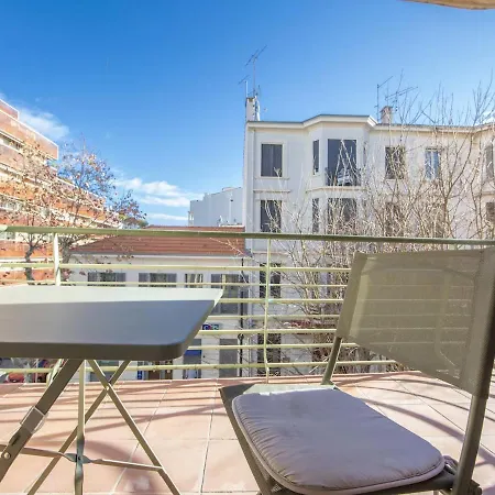 Centre D'antibes, 3 Pieces Renove Terrasse, Climatisation アパート アンティーブ
